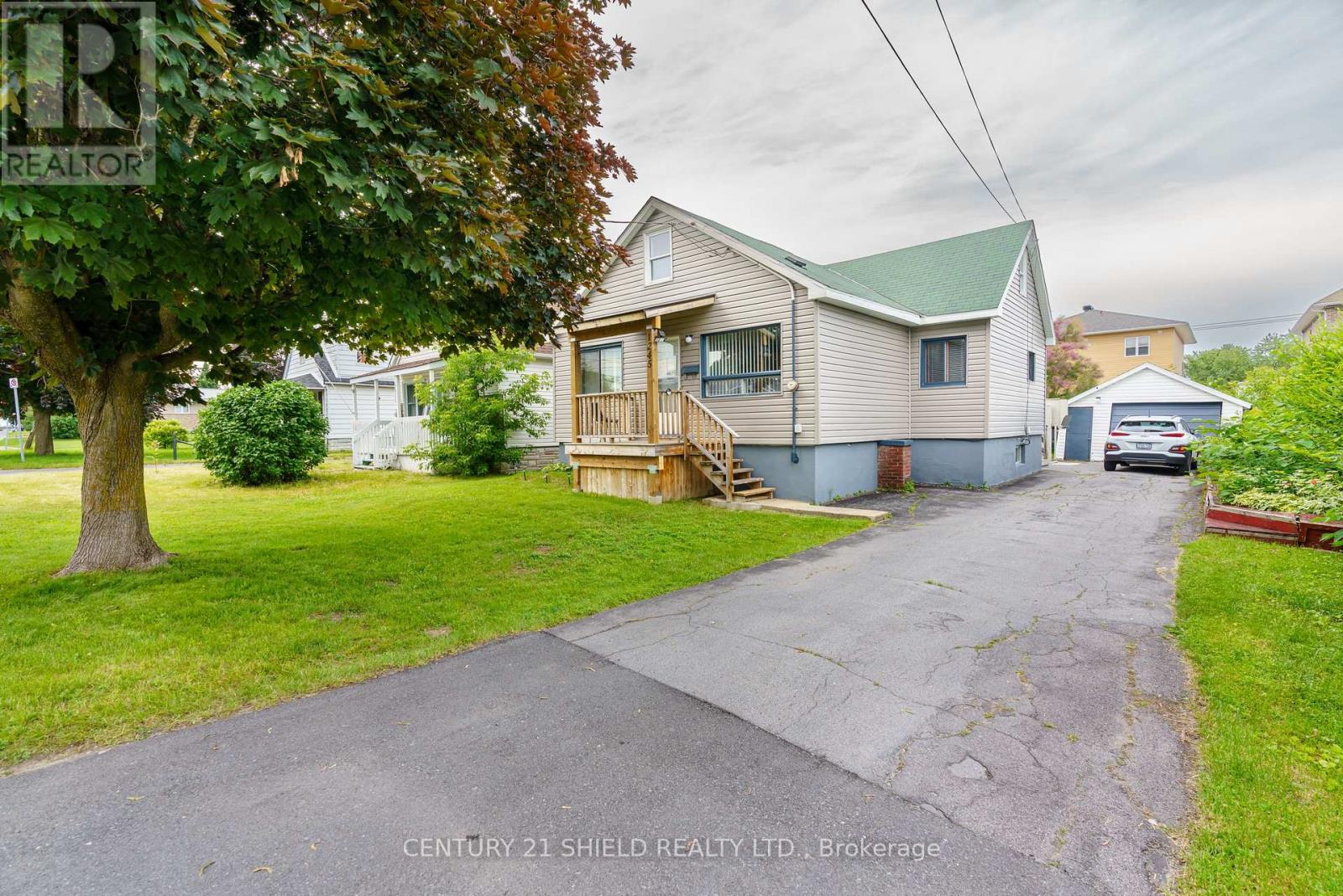 1245 NOTRE DAME STREET W - 4