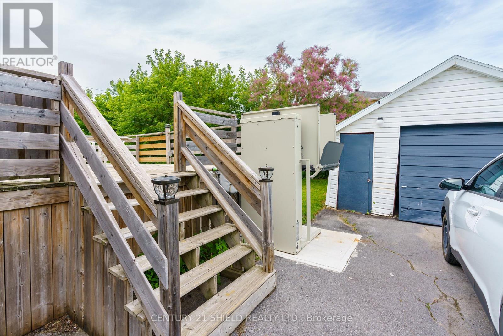 1245 NOTRE DAME STREET W - 7