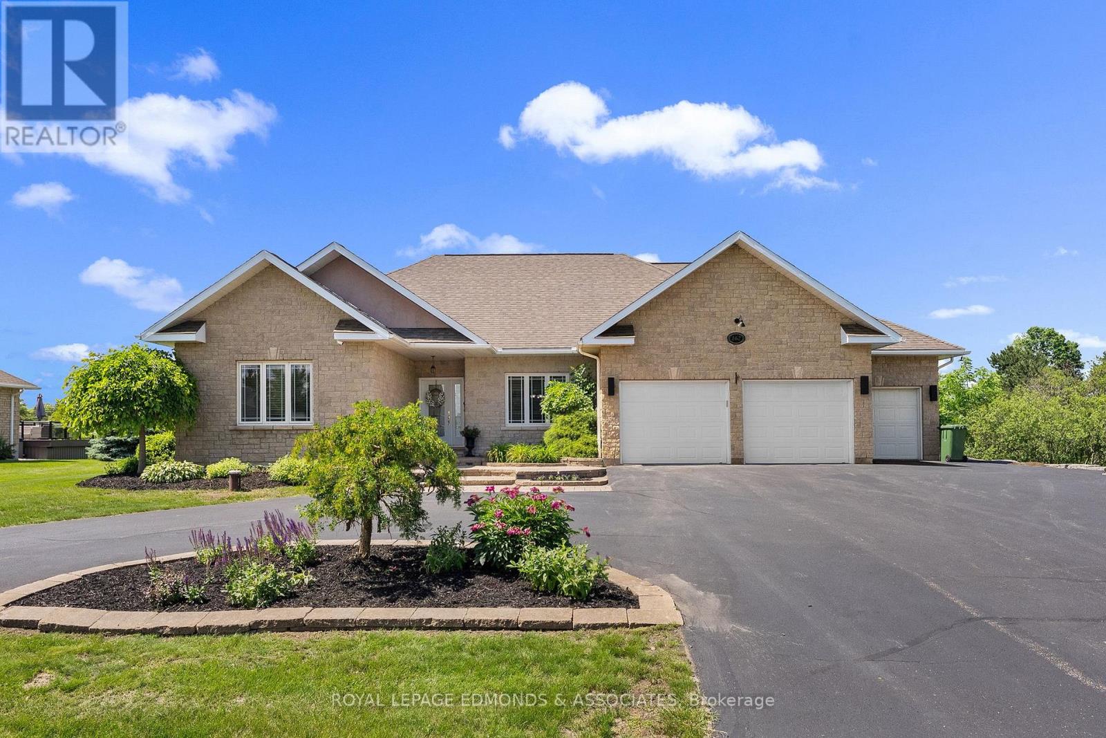 162 PLEASANT VIEW DRIVE - 1
