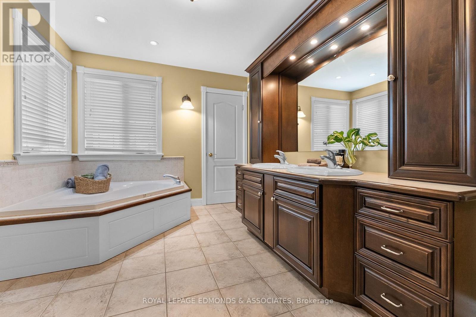 162 PLEASANT VIEW DRIVE - 22