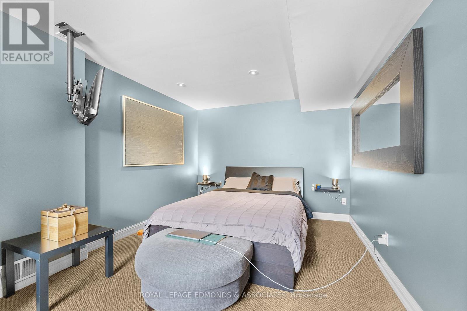 162 PLEASANT VIEW DRIVE - 23