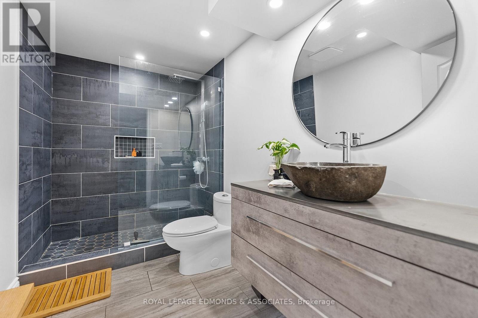 162 PLEASANT VIEW DRIVE - 24