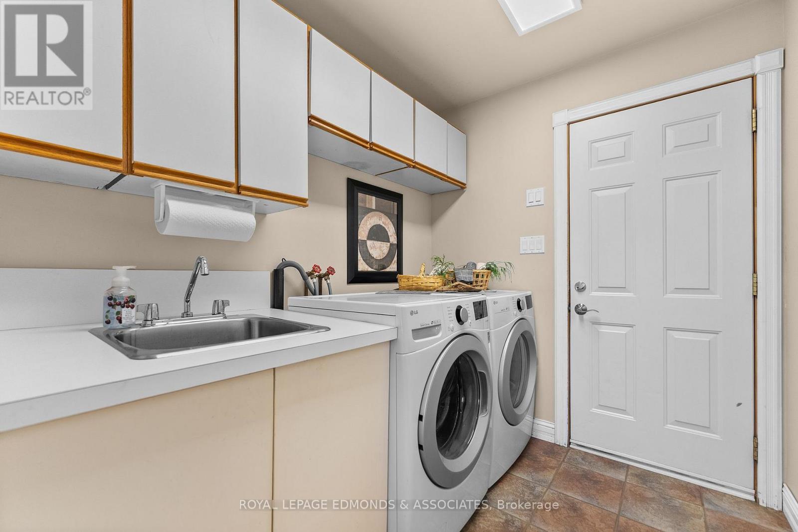 162 PLEASANT VIEW DRIVE - 25