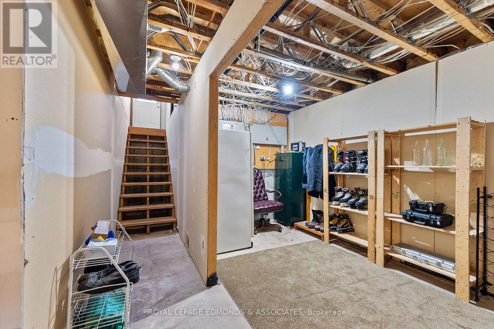 162 PLEASANT VIEW DRIVE - 32