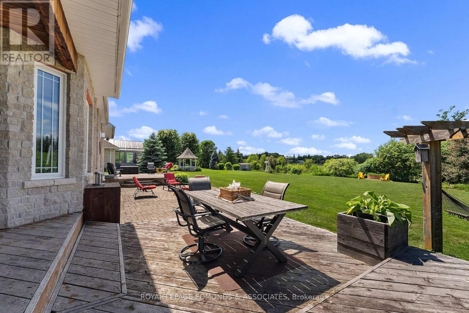 162 PLEASANT VIEW DRIVE - 35
