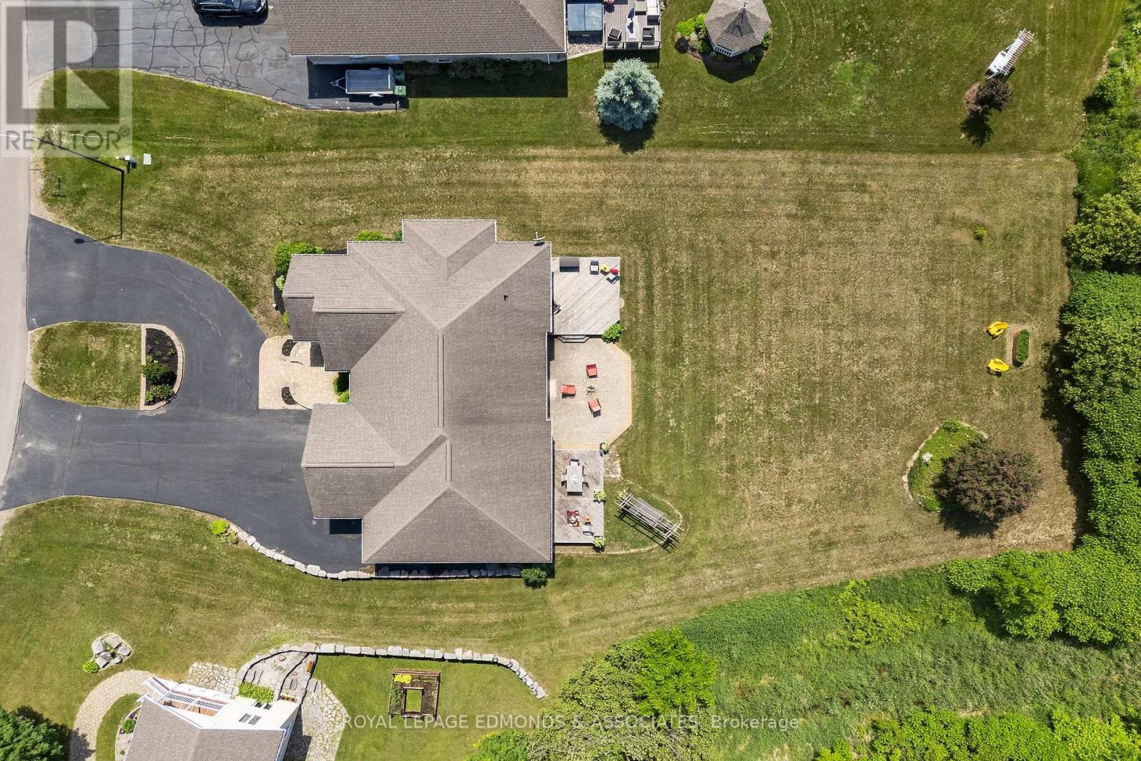 162 PLEASANT VIEW DRIVE - 41