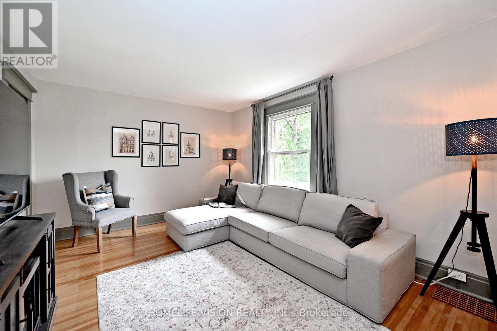 135 ELGIN STREET N - 20