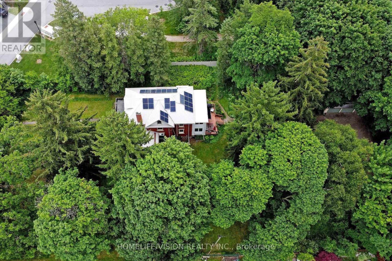 135 ELGIN STREET N - 45