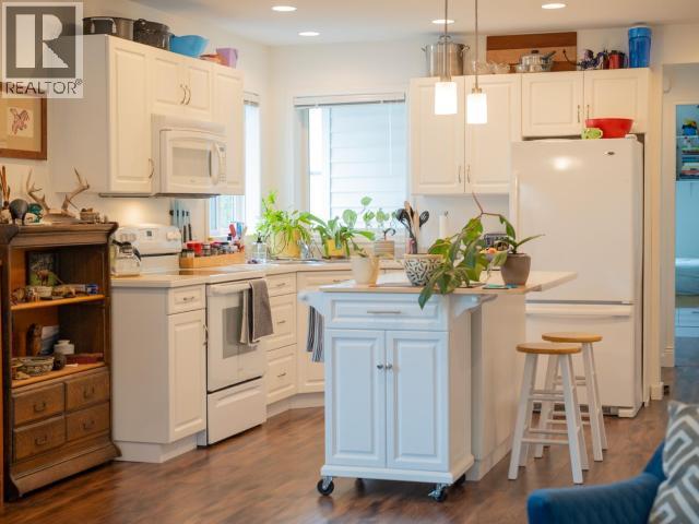 #4 4415 MANSON AVE - Image 11