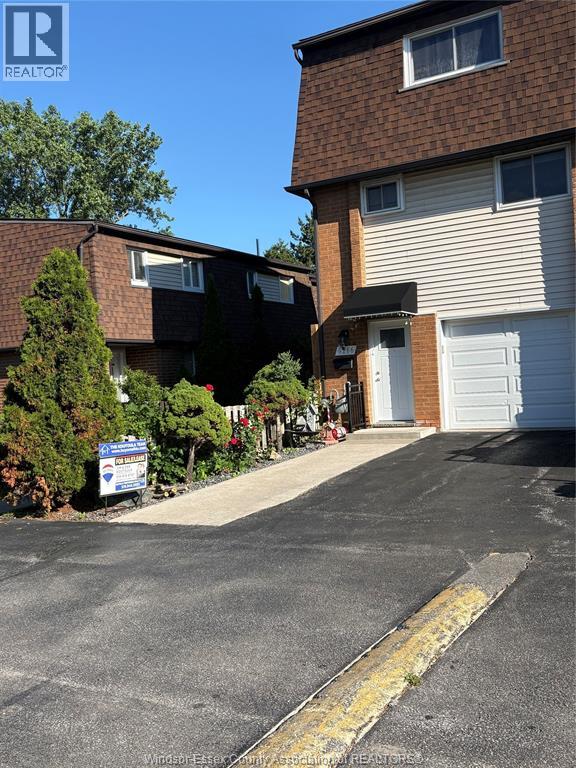 6266 THORNBERRY CRESCENT - 1