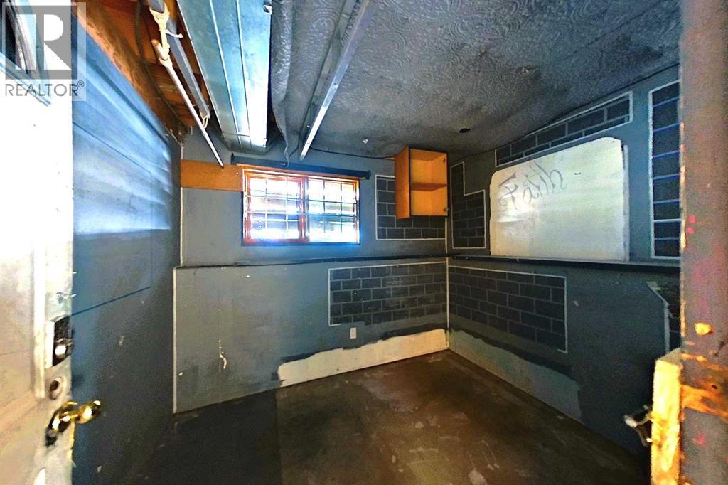 1019 12 Street SE — photo 32