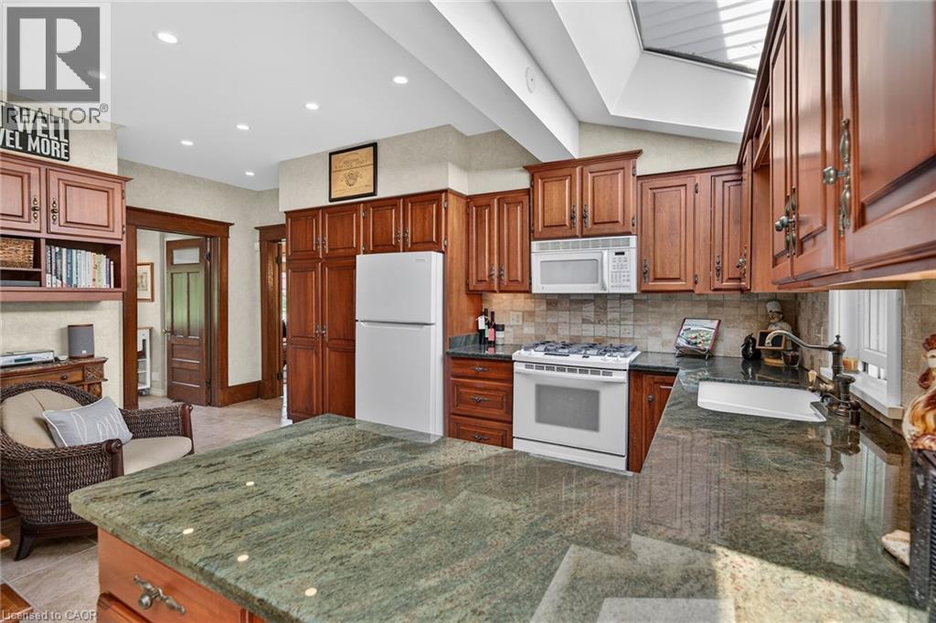 24-26 MAPLE Avenue - 27
