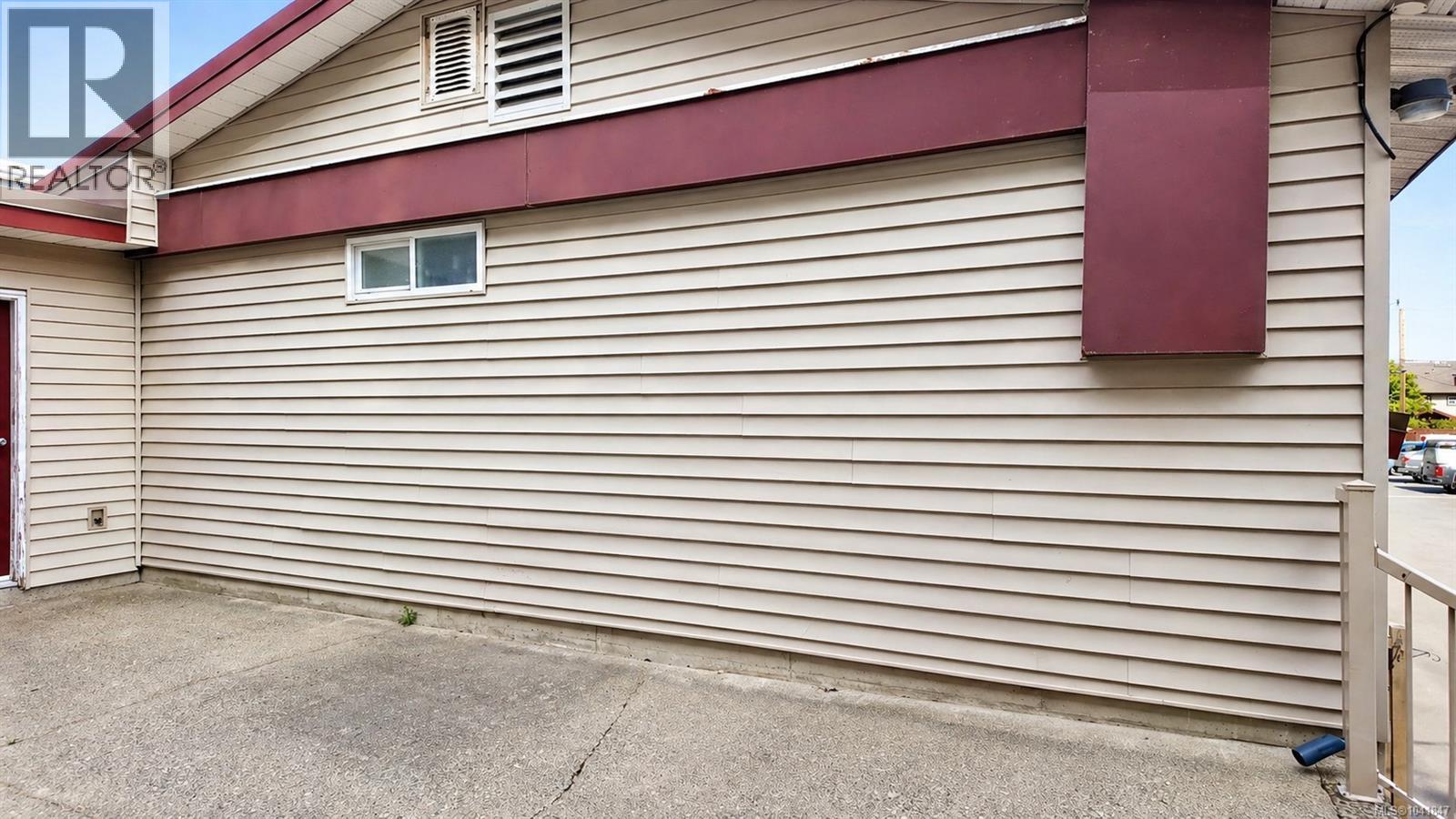 #112 824 Island Hwy S - 30