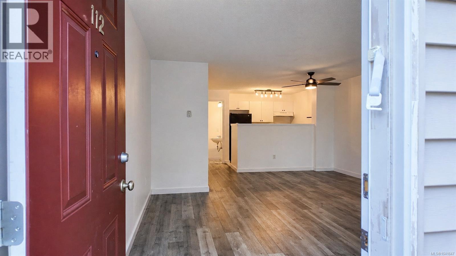 #112 824 Island Hwy S - 31