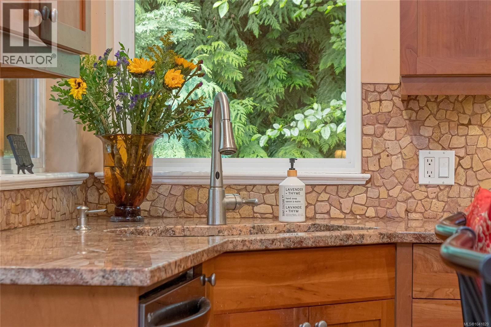 1670 Spirit Way - 10