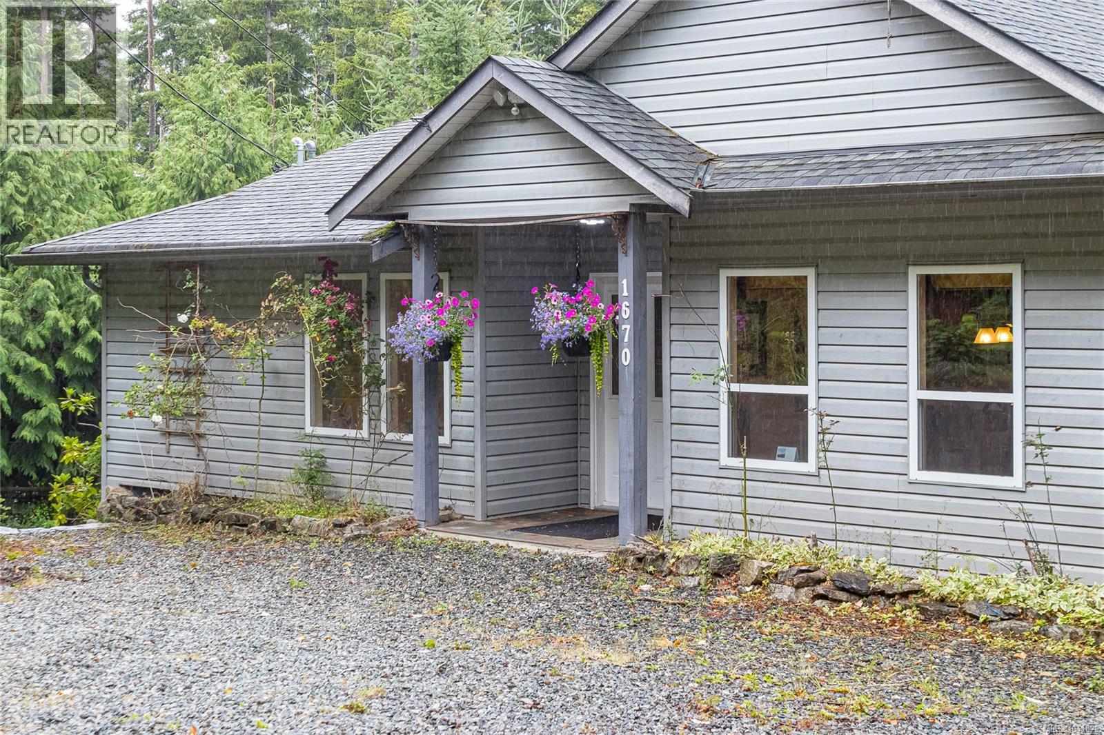 1670 Spirit Way - 2
