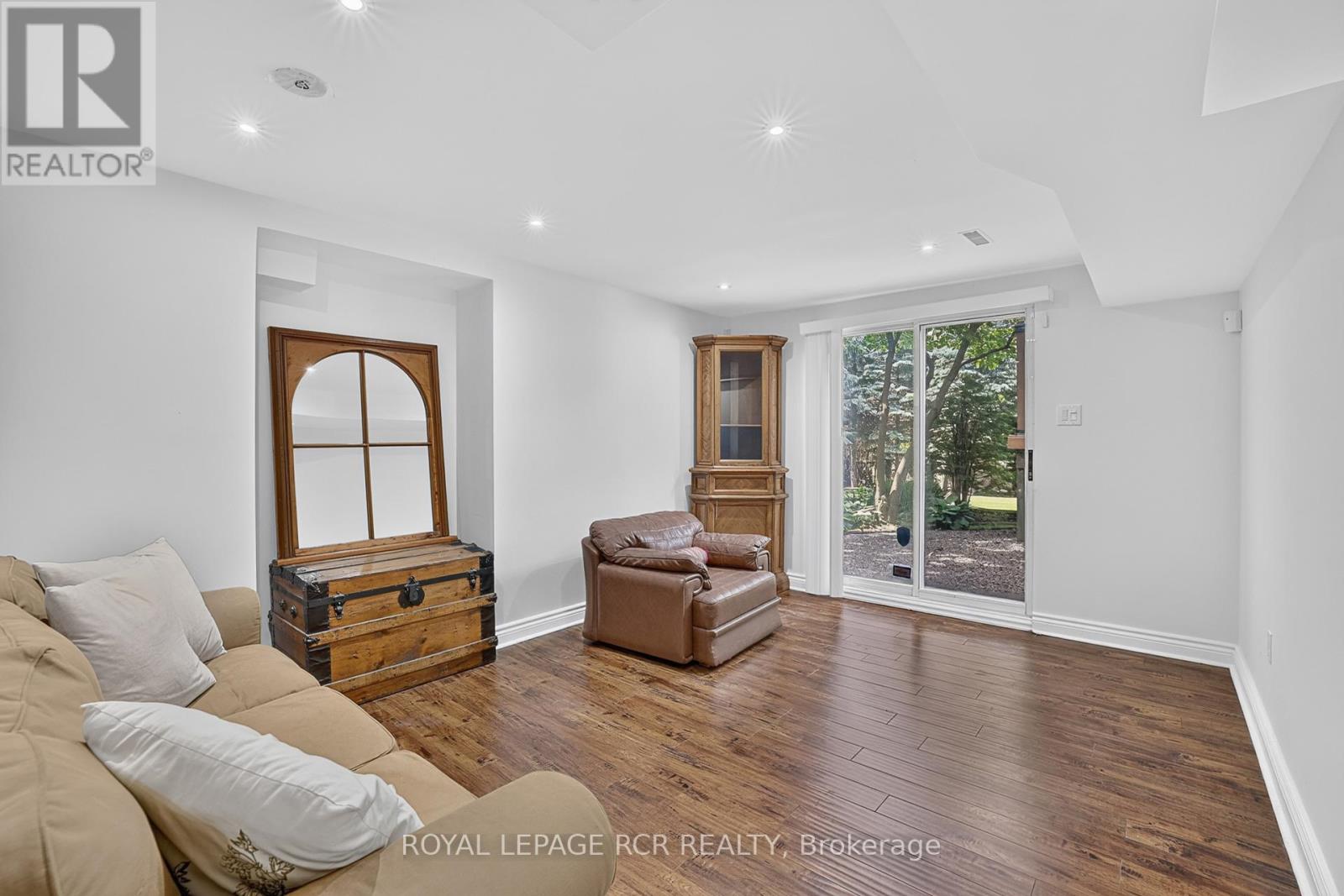 713 EXCELLER CIRCLE - 32
