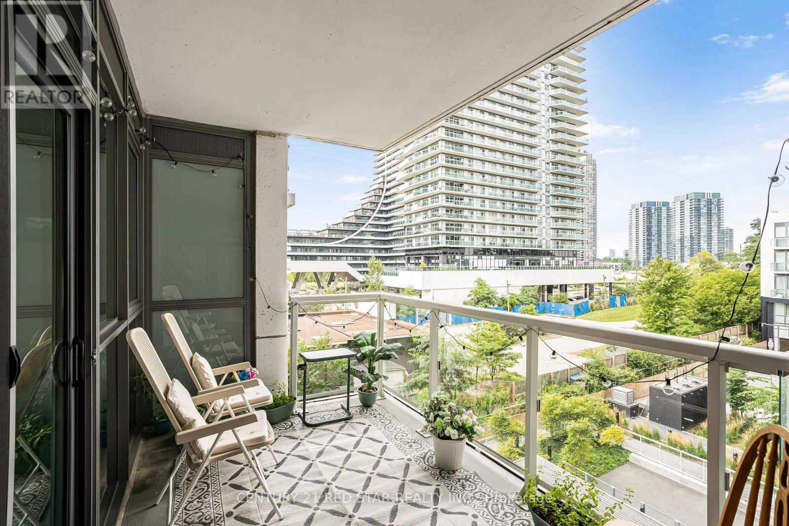 #316 65 ANNIE CRAIG DRIVE - 18