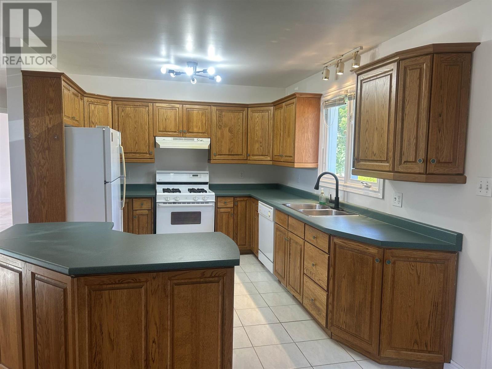 48 Millcreek DR - 10