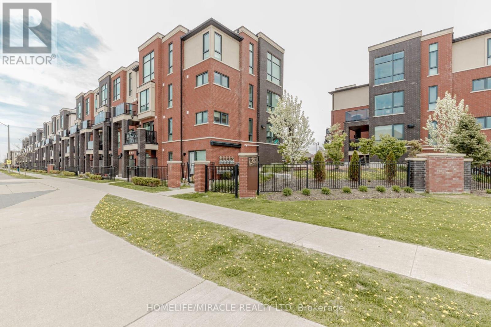 #29 100 DUFAY ROAD - 21