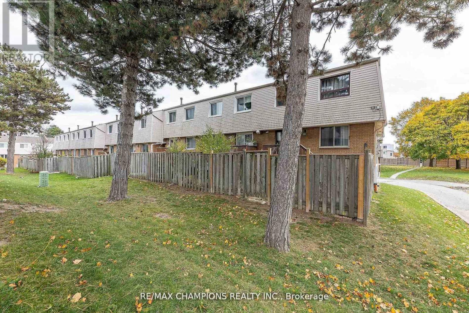 #17 3525 BRANDON GATE DRIVE - 15