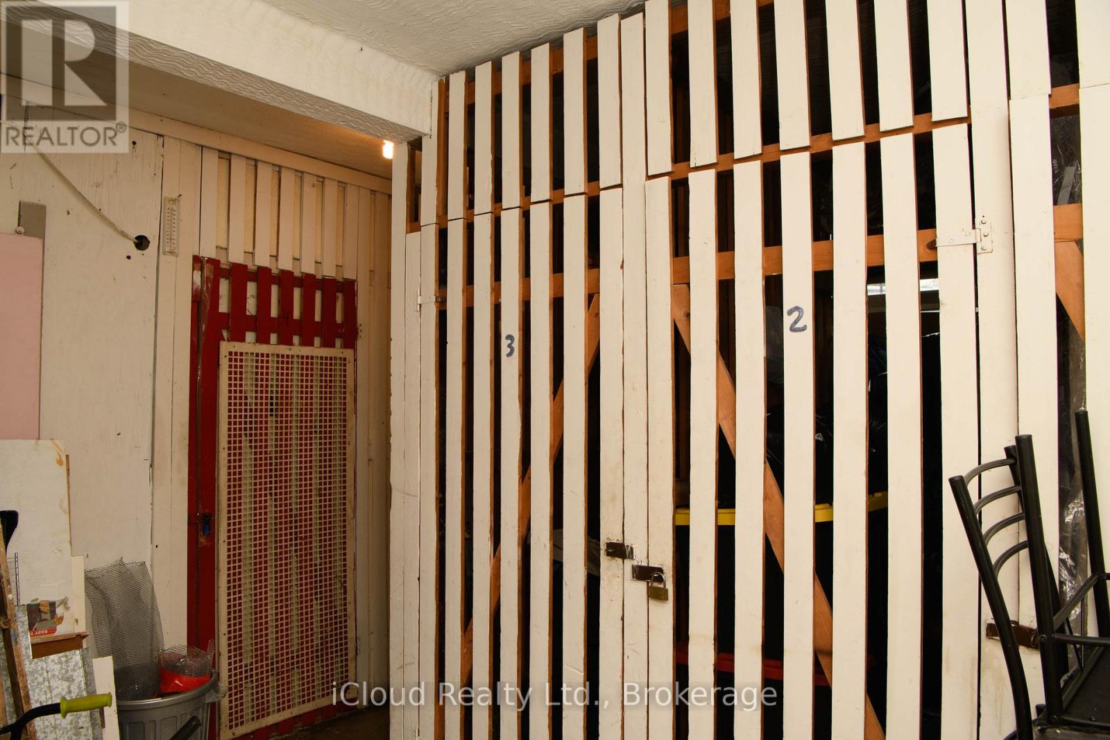 2265 KIPLING AVENUE - 17