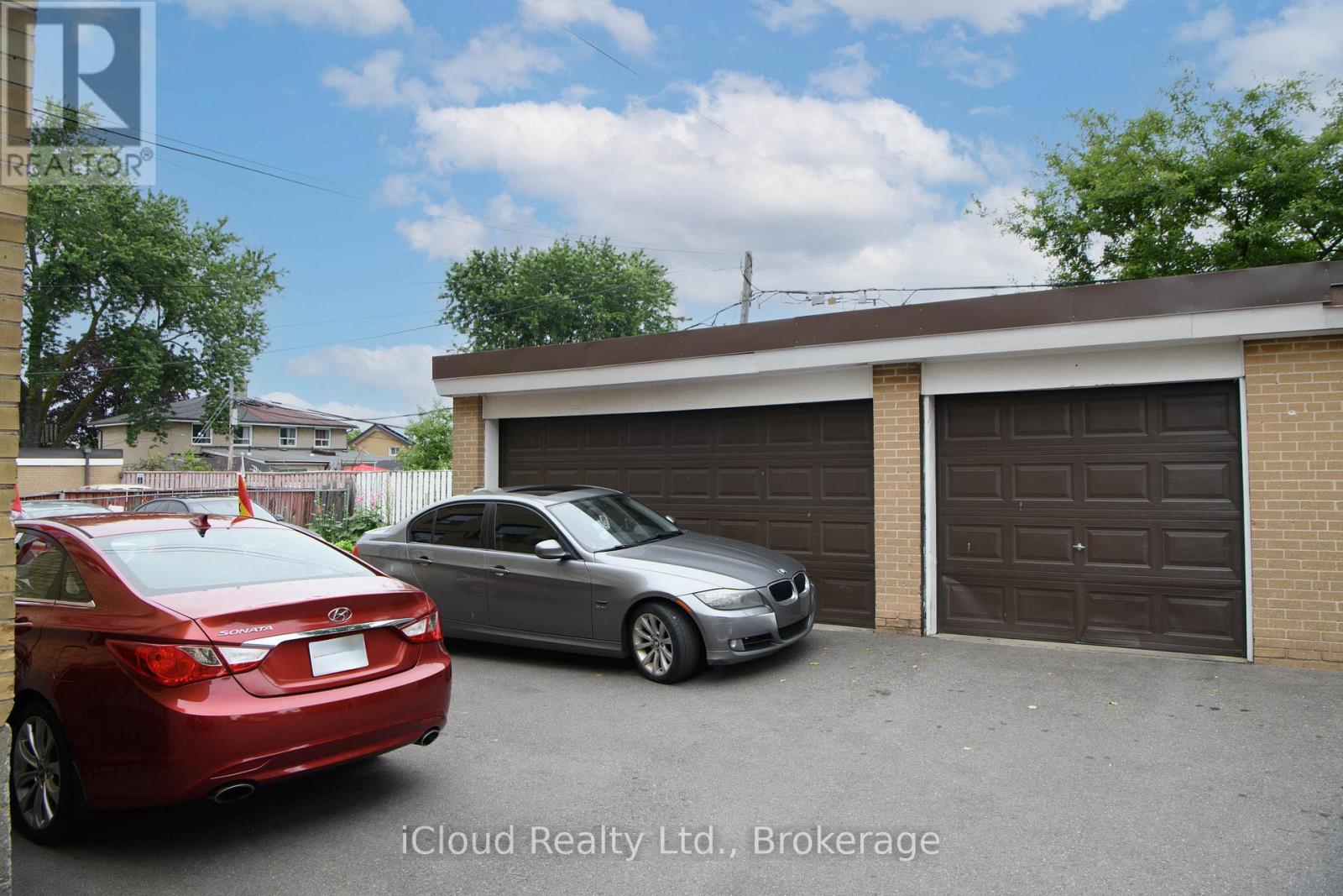 2265 KIPLING AVENUE - 33