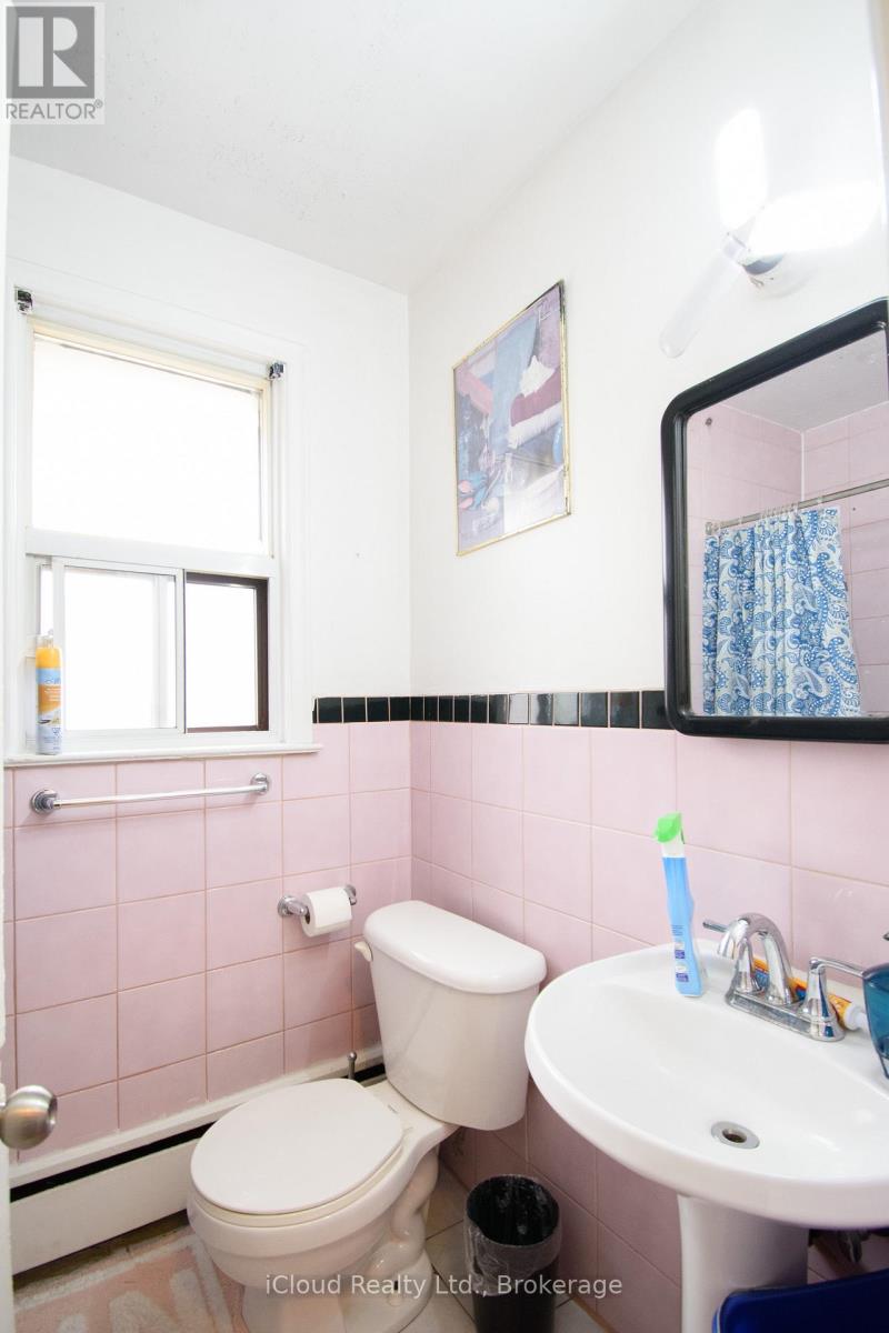 2265 KIPLING AVENUE - 7