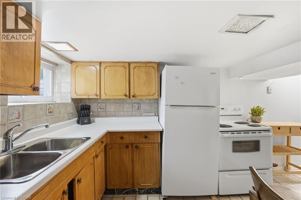 17 TUXEDO Avenue S - 41