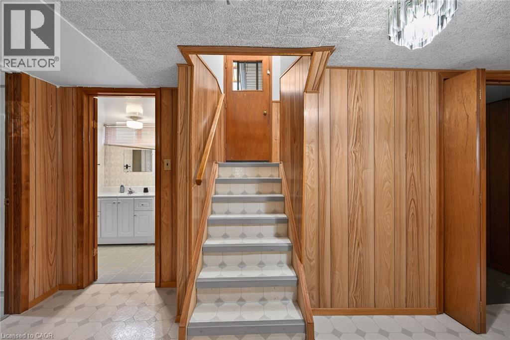122 GLEN FOREST Drive - 33
