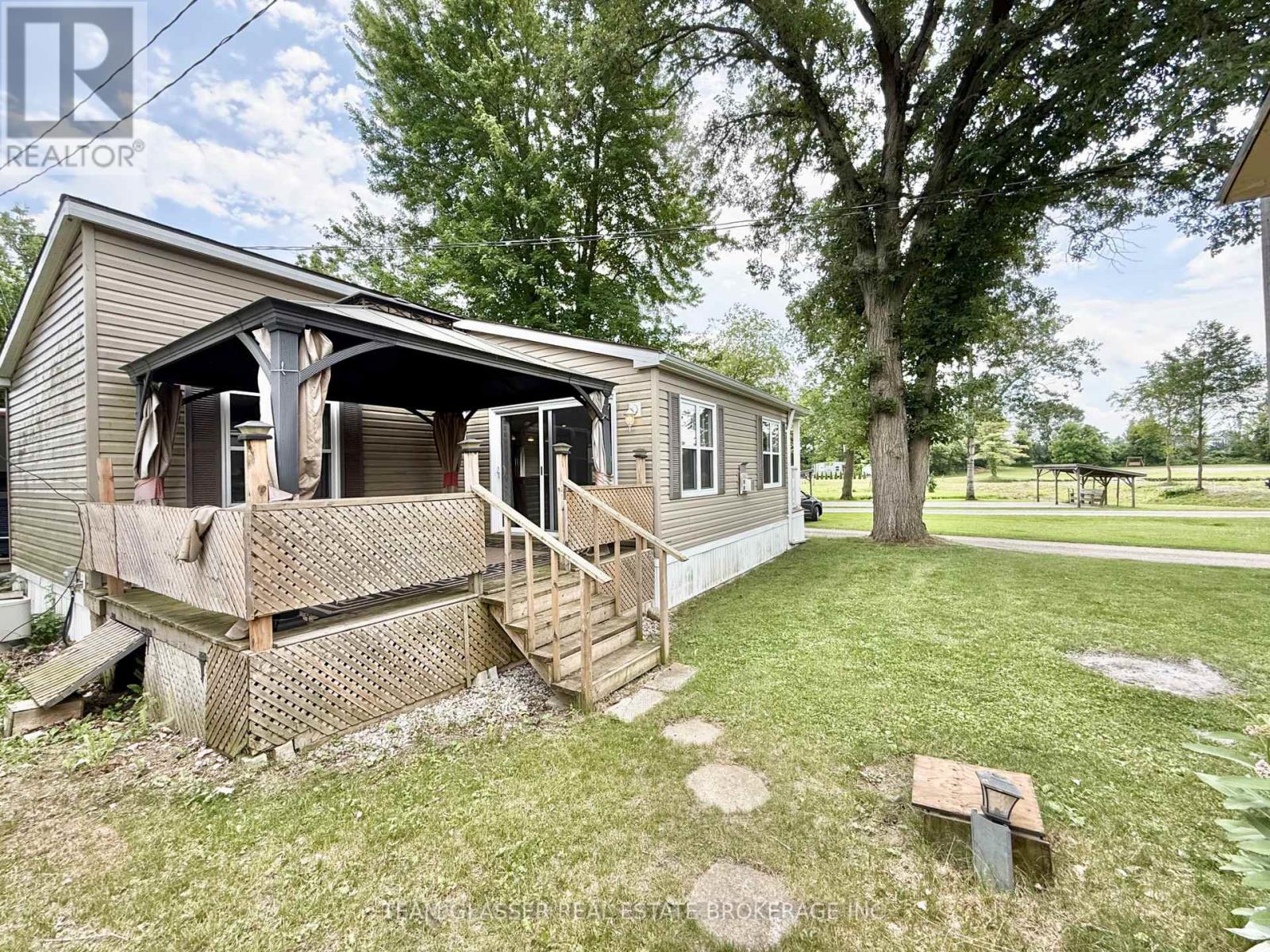 #2 24749 PARK STREET - 15