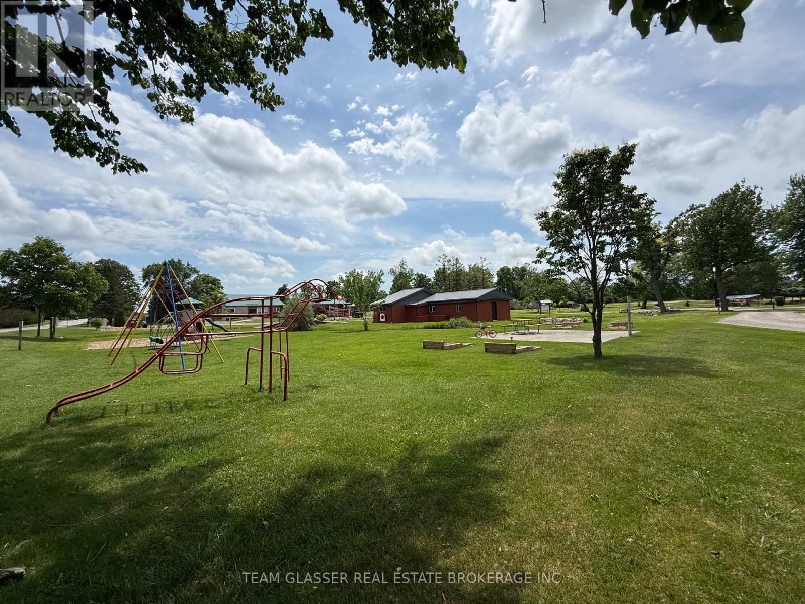 #2 24749 PARK STREET - Image 17
