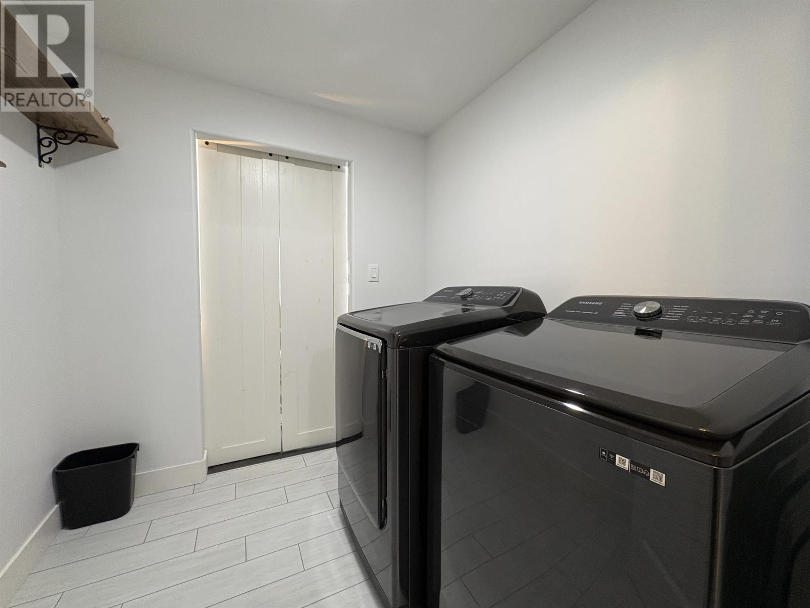1026 Third ST E - 17