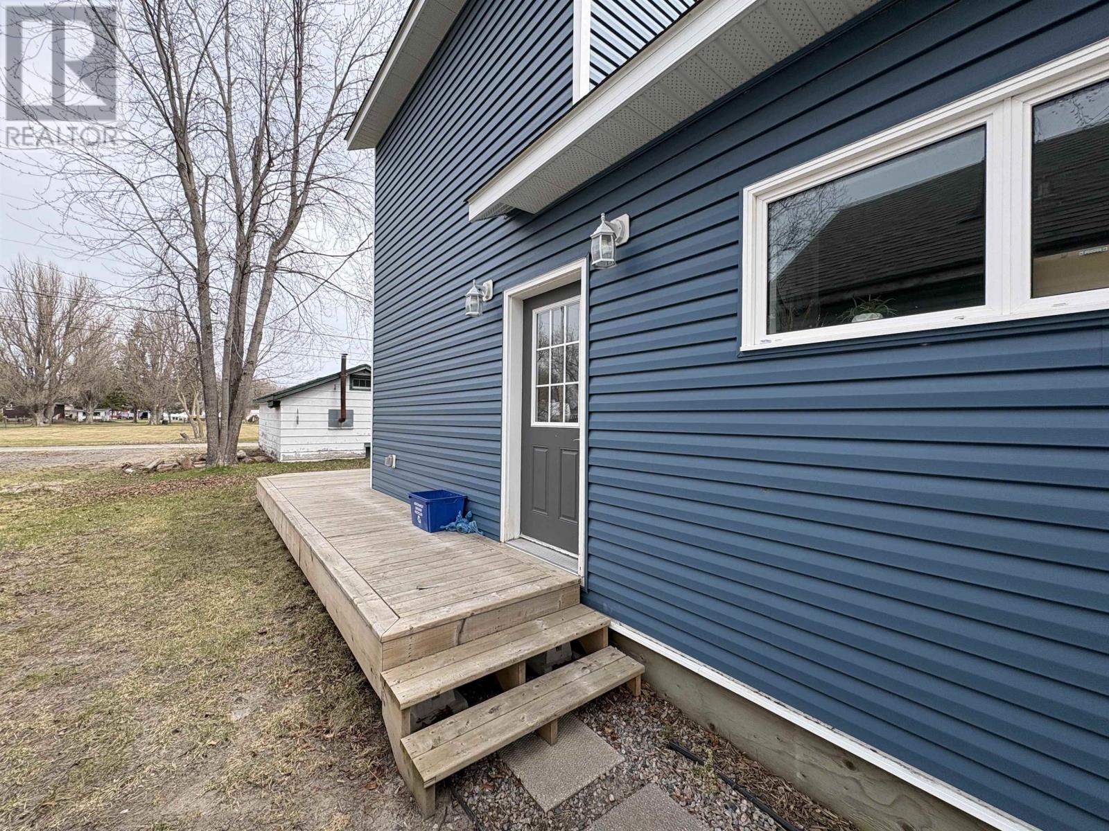 1026 Third ST E - 31