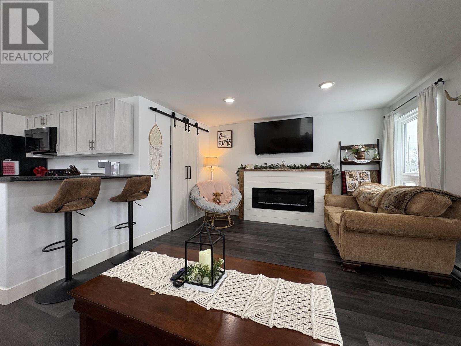 1026 Third ST E - 5