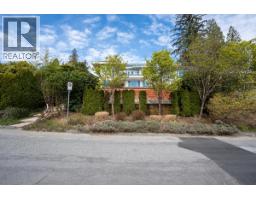 4493 Epps Avenue, North Vancouver, BC V7G1G2 Photo 38