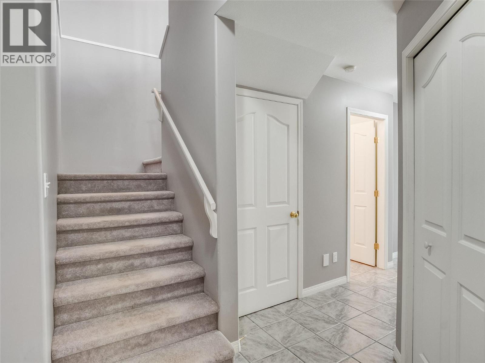 34 View Street - 12
