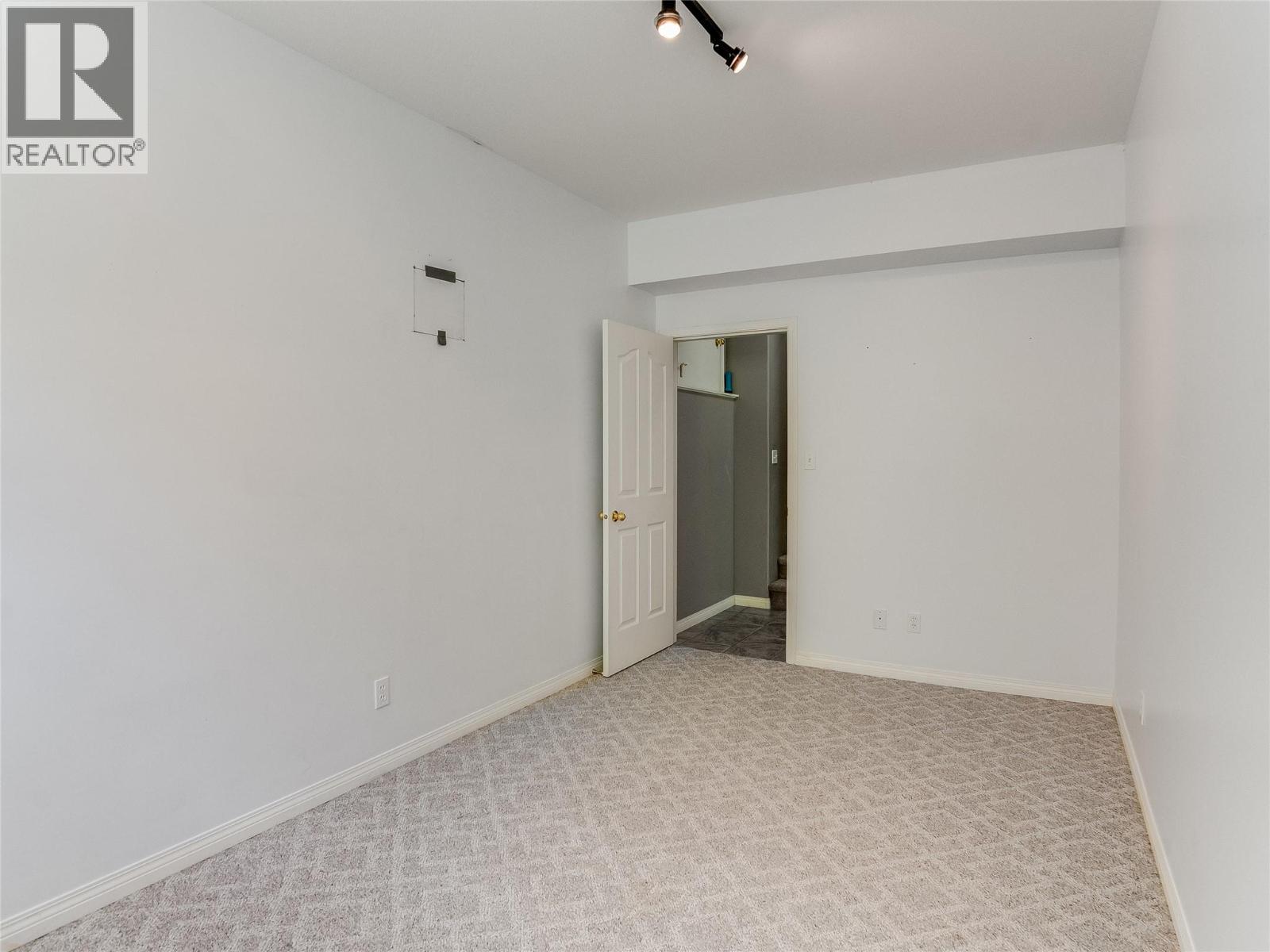34 View Street - 11