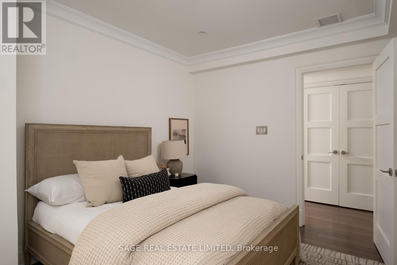 #3D 319 LONSDALE ROAD - 19