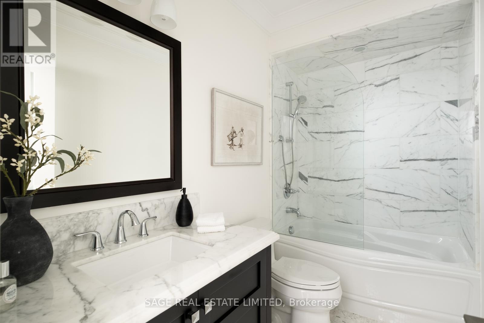 #3D 319 LONSDALE ROAD - 30