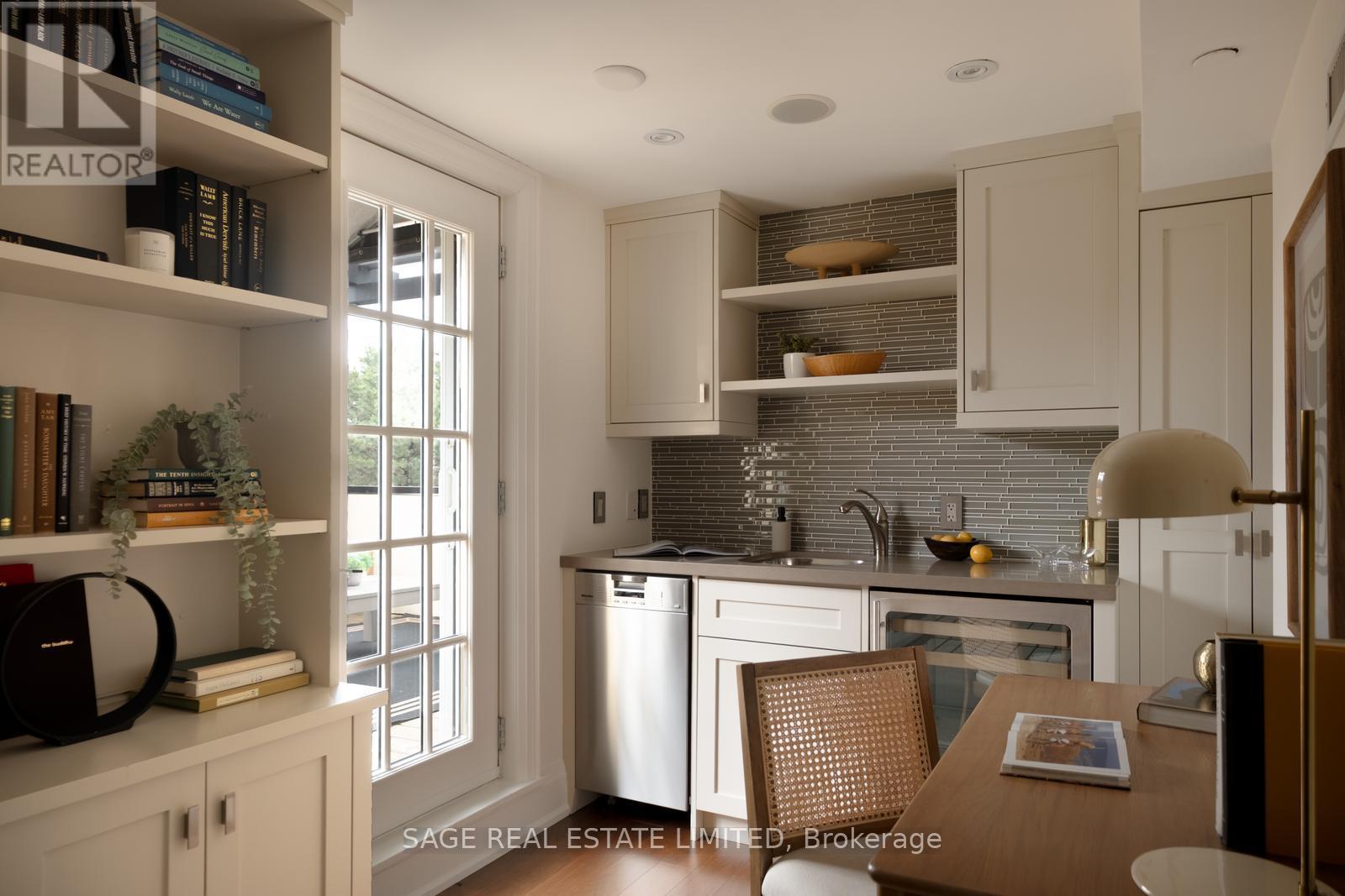 #3D 319 LONSDALE ROAD - 34