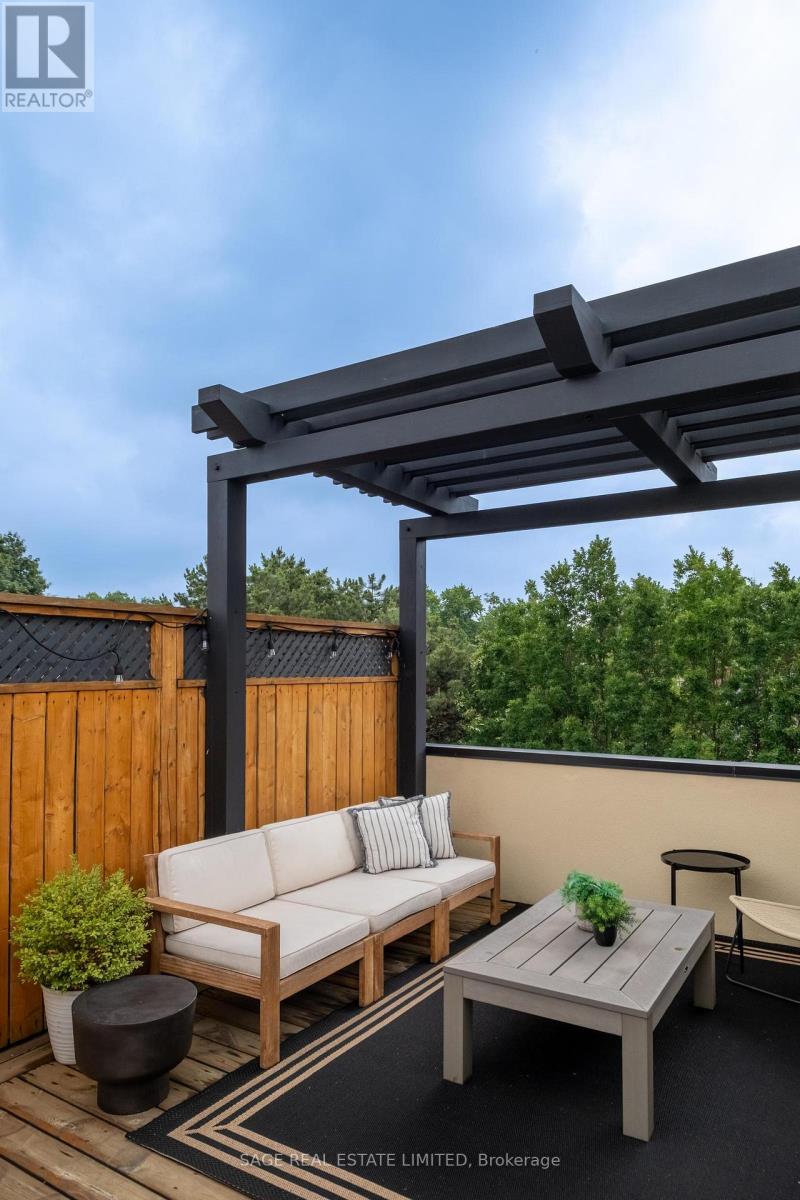 #3D 319 LONSDALE ROAD - 40