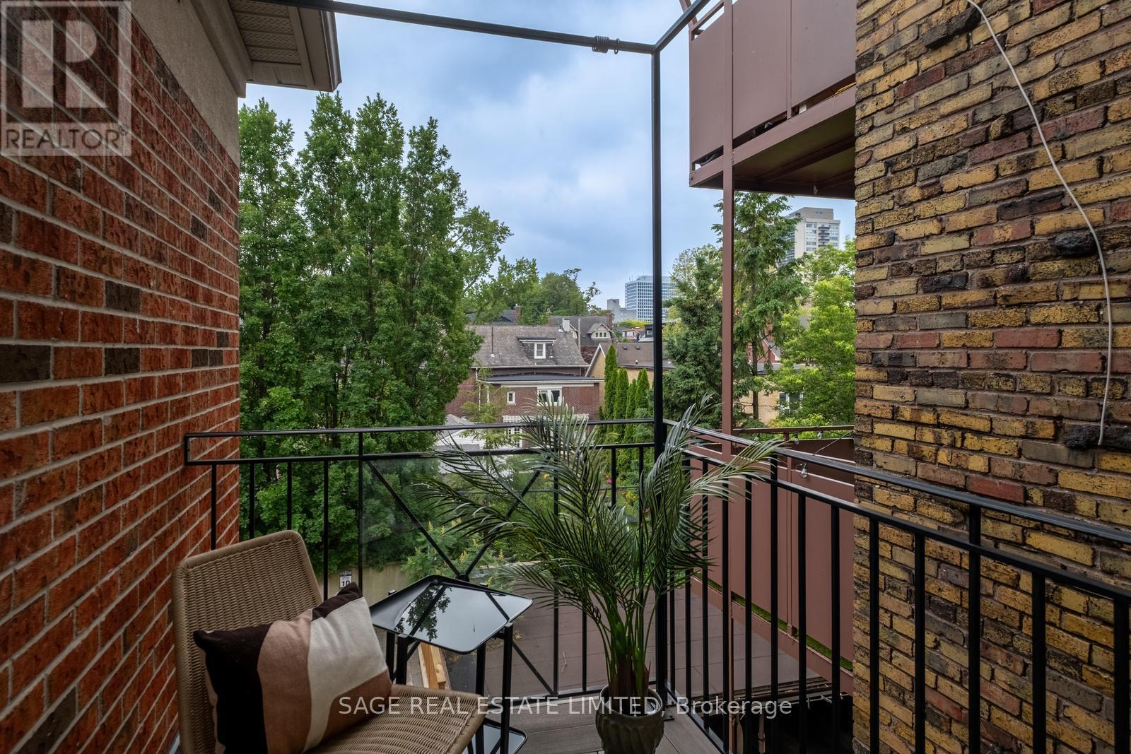 #3D 319 LONSDALE ROAD - 44