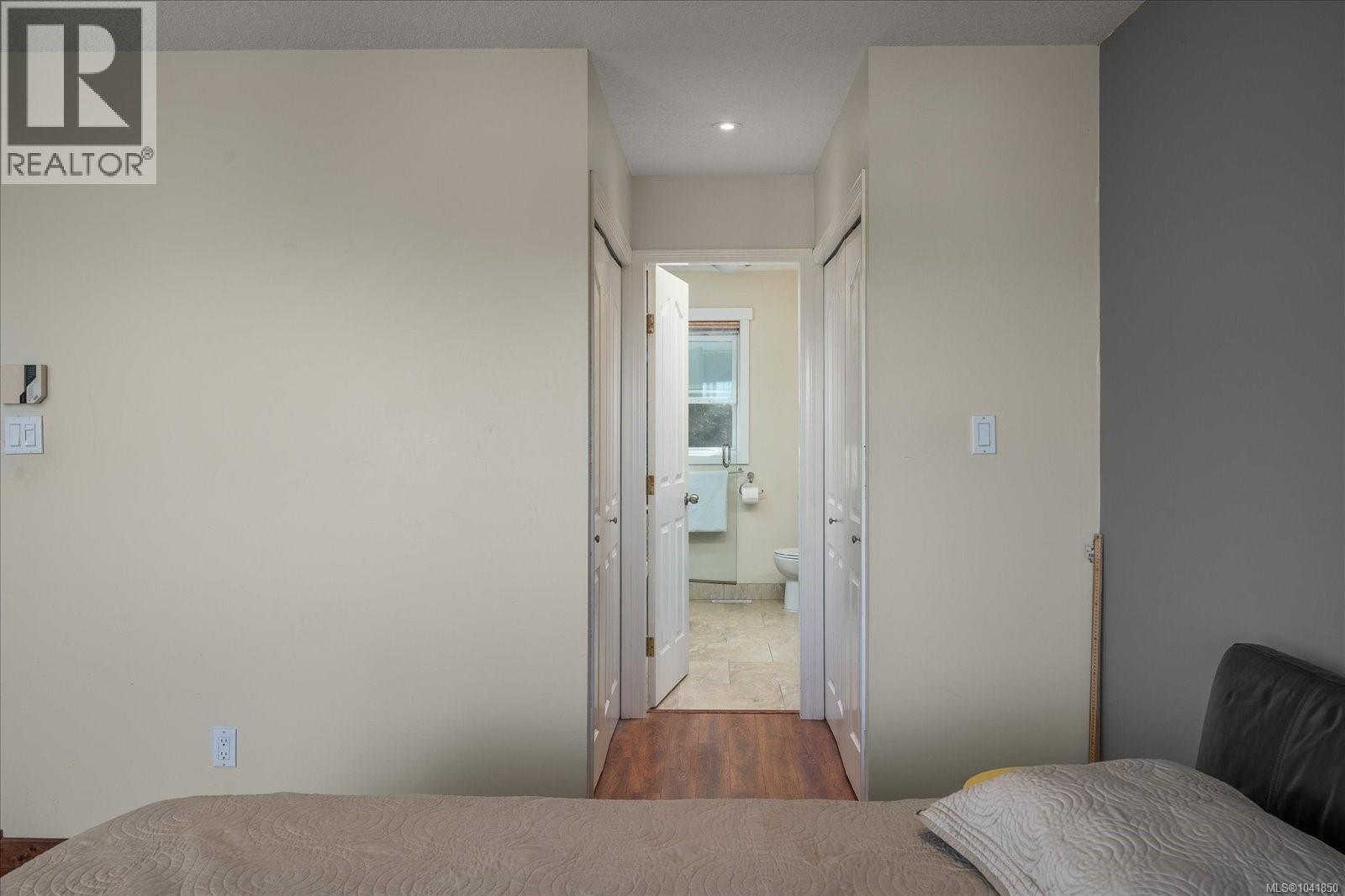 6427 Nidri Pl - 33