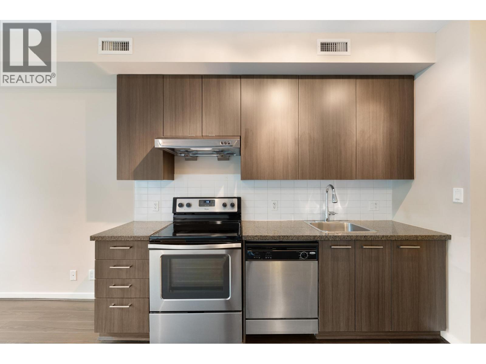 #282-4133 STOLBERG Street, Richmond