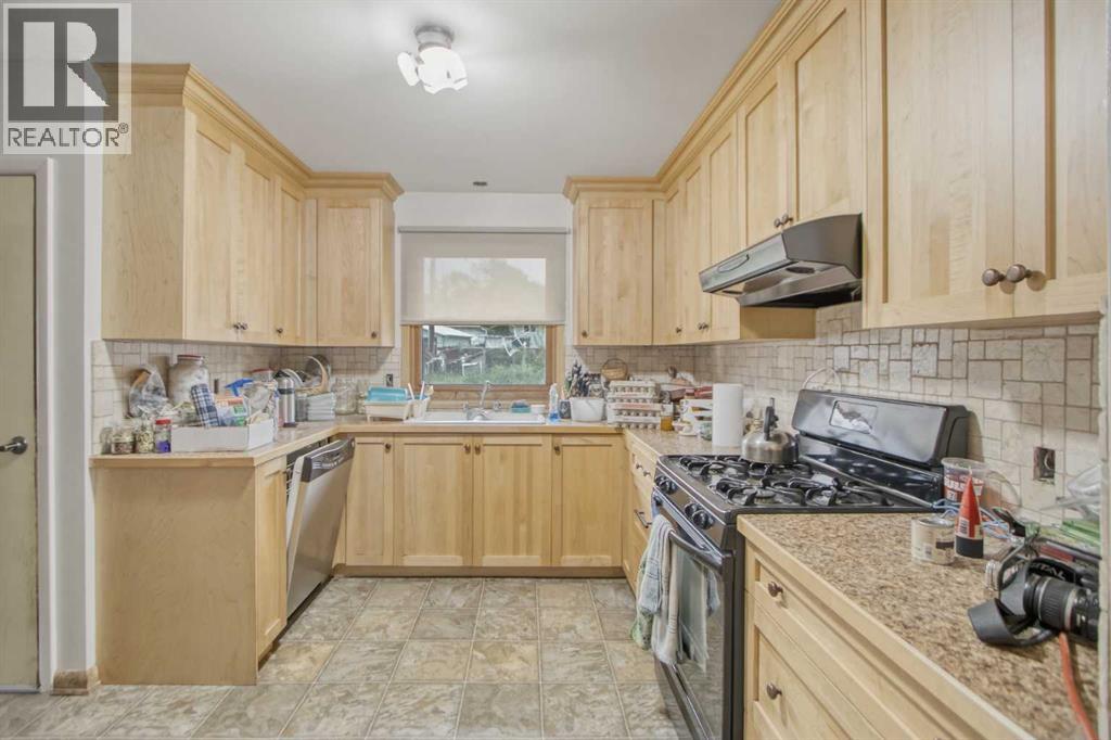 2026 27 Street SE - 10