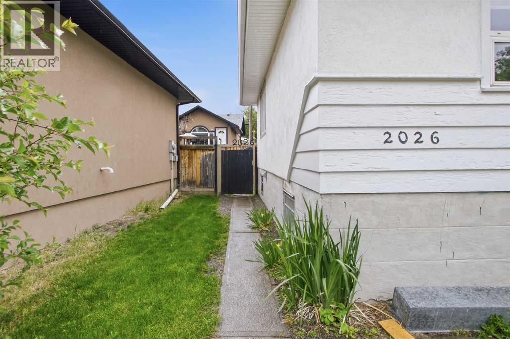 2026 27 Street SE - 3