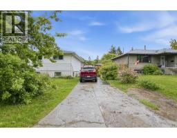 2026 27 Street SE - photo 2