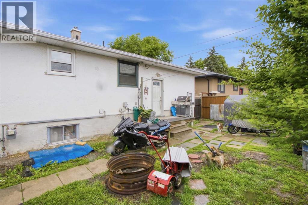 2026 27 Street SE - 36