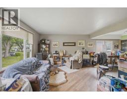 Bedroom - 2026 27 Street Se, Calgary, AB T2B0P7 Photo 6